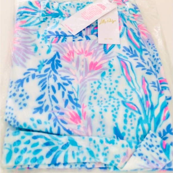 Lilly Pulitzer Callahan 5" Shorts-Multi Via Del Mar-NWT in Package - Picture 7 of 10